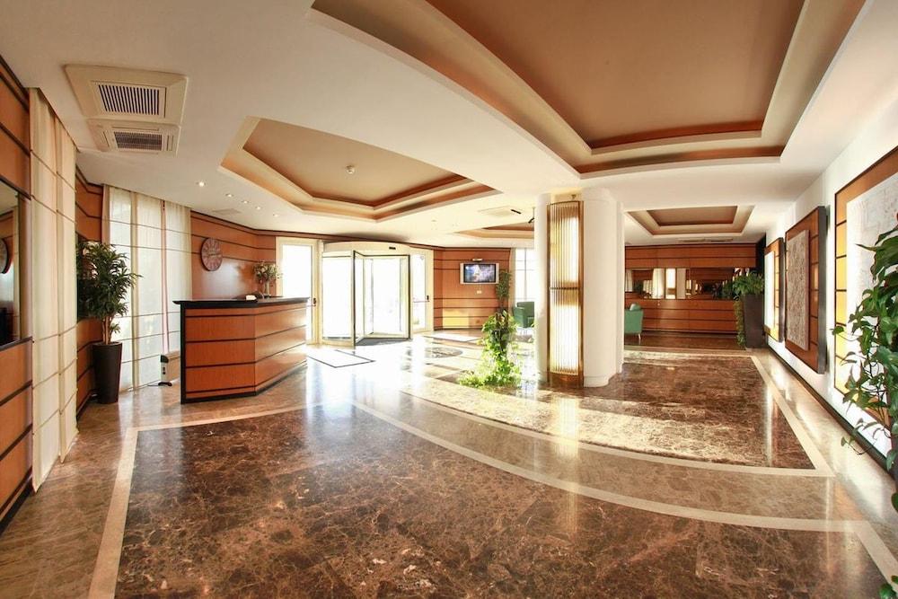 Monte Carlo Palace Rooms ブカレスト エクステリア 写真